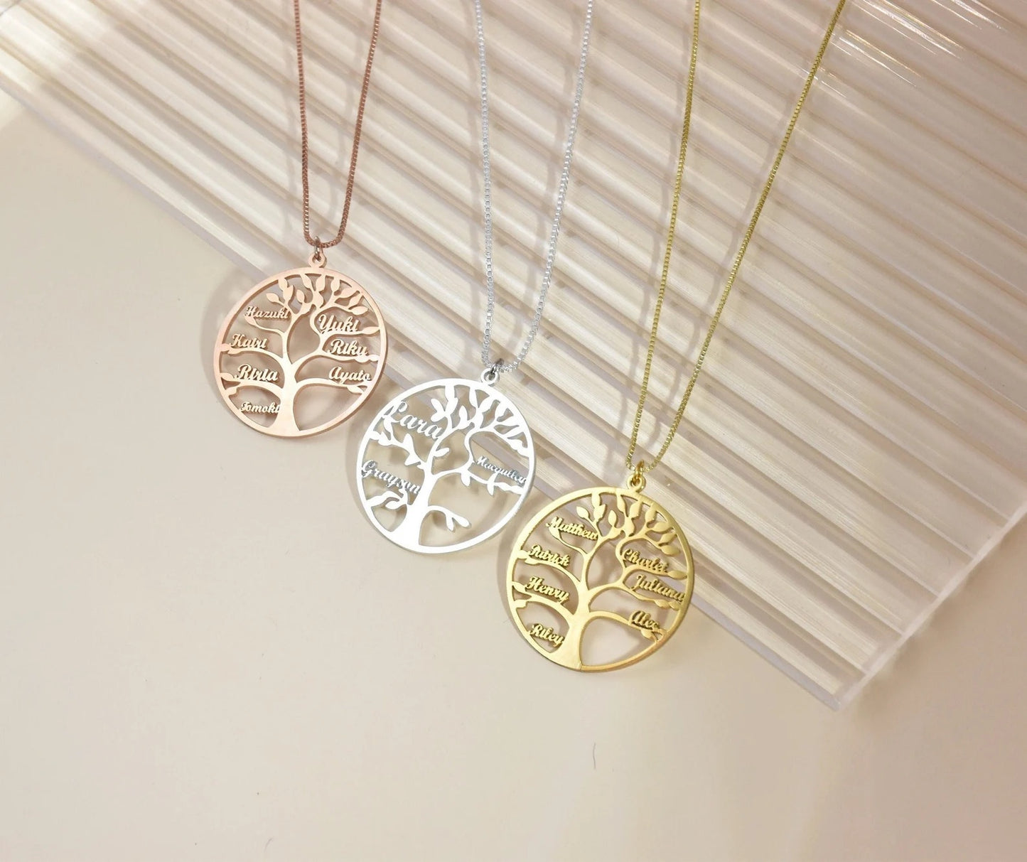 TREE OF LIFE NECKLACE UP TO 13 FIRST NAMES