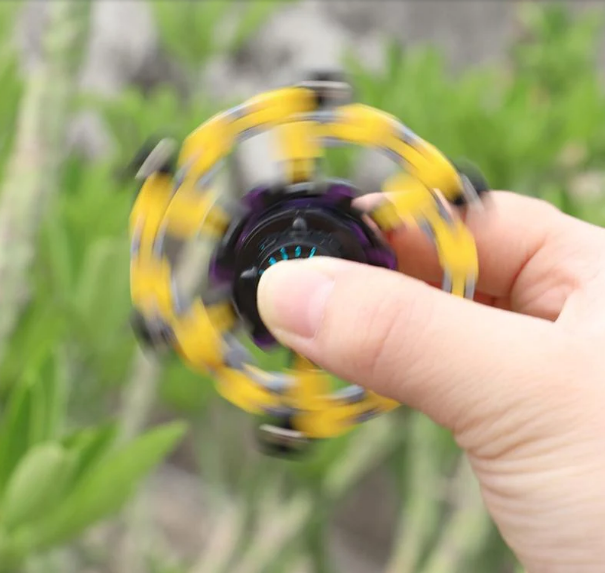 Twisted Robot Spinner Toy